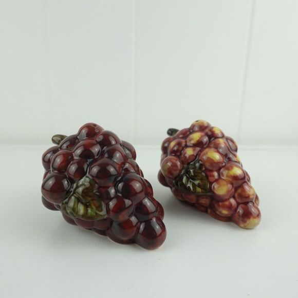 Grape Bunches Ceramic Salt & Pepper Shakers With Stoppers Vintage - Picture 2 of 14